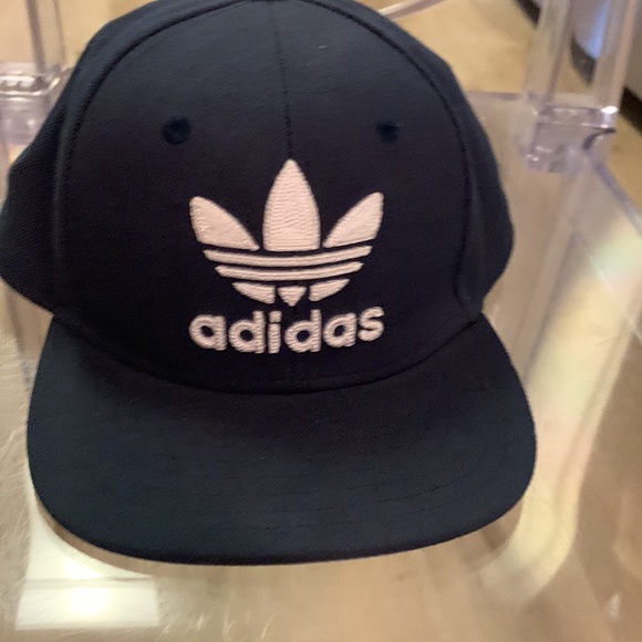 Adidas hat - Picture 2 of 5